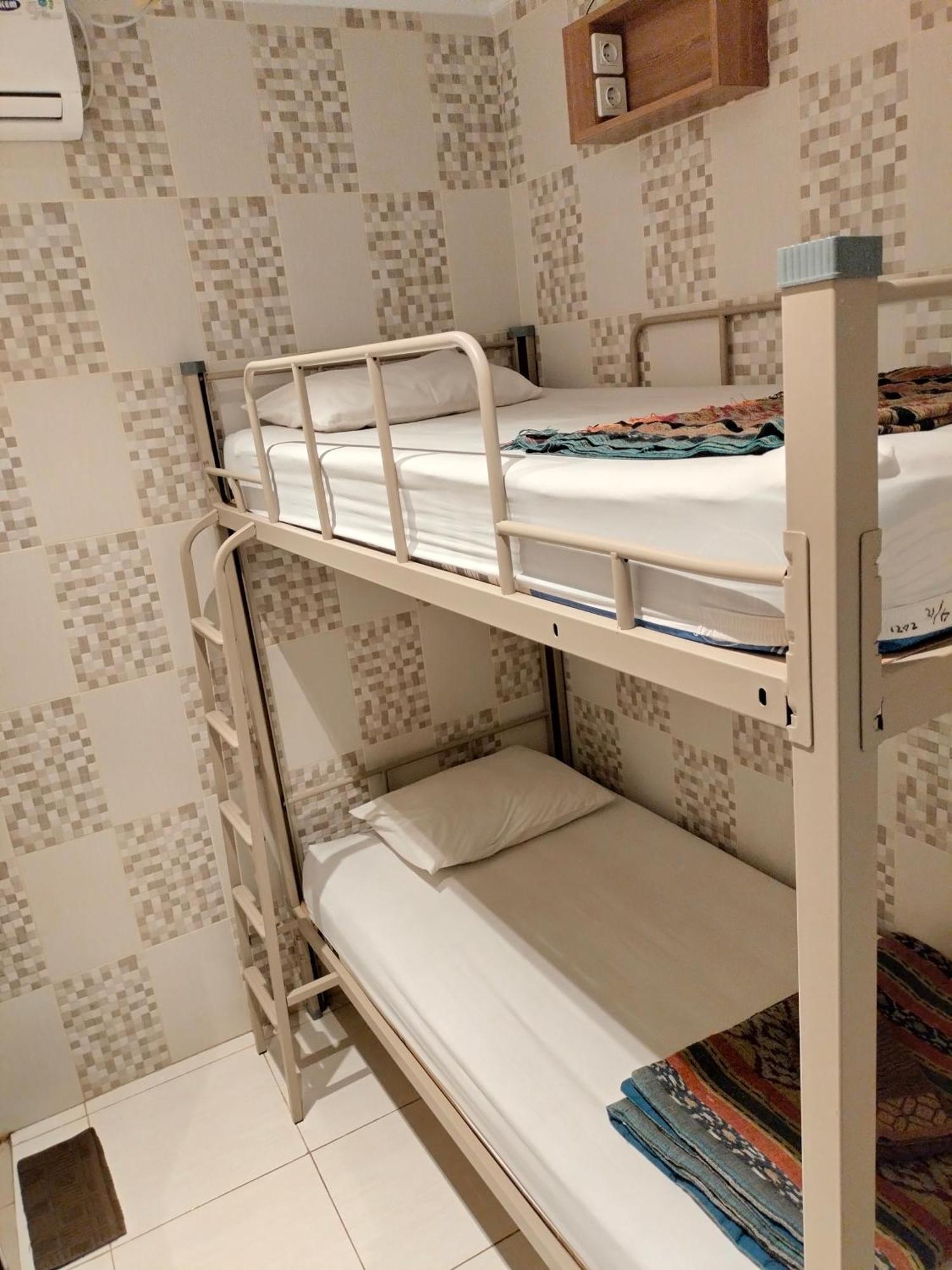 The Cabin Purwokinanti Hotel Джокякарта Екстериор снимка